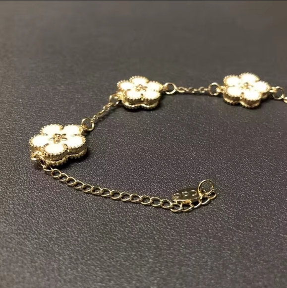 Plum Blossom Five Leaf Flower Fritillaria Double-Sided Adjustable Bracelet. - Picture 4 of 8